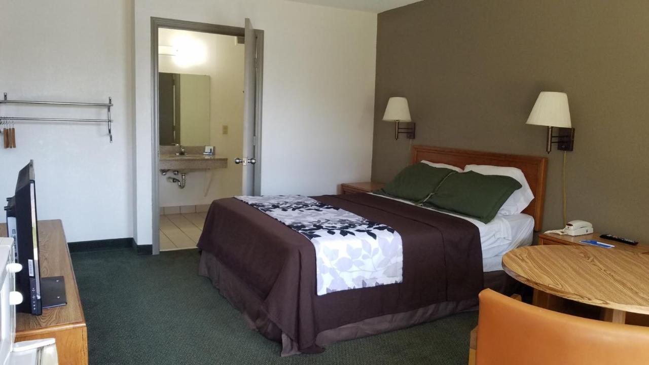 Travelers Inn & Suites サムター エクステリア 写真
