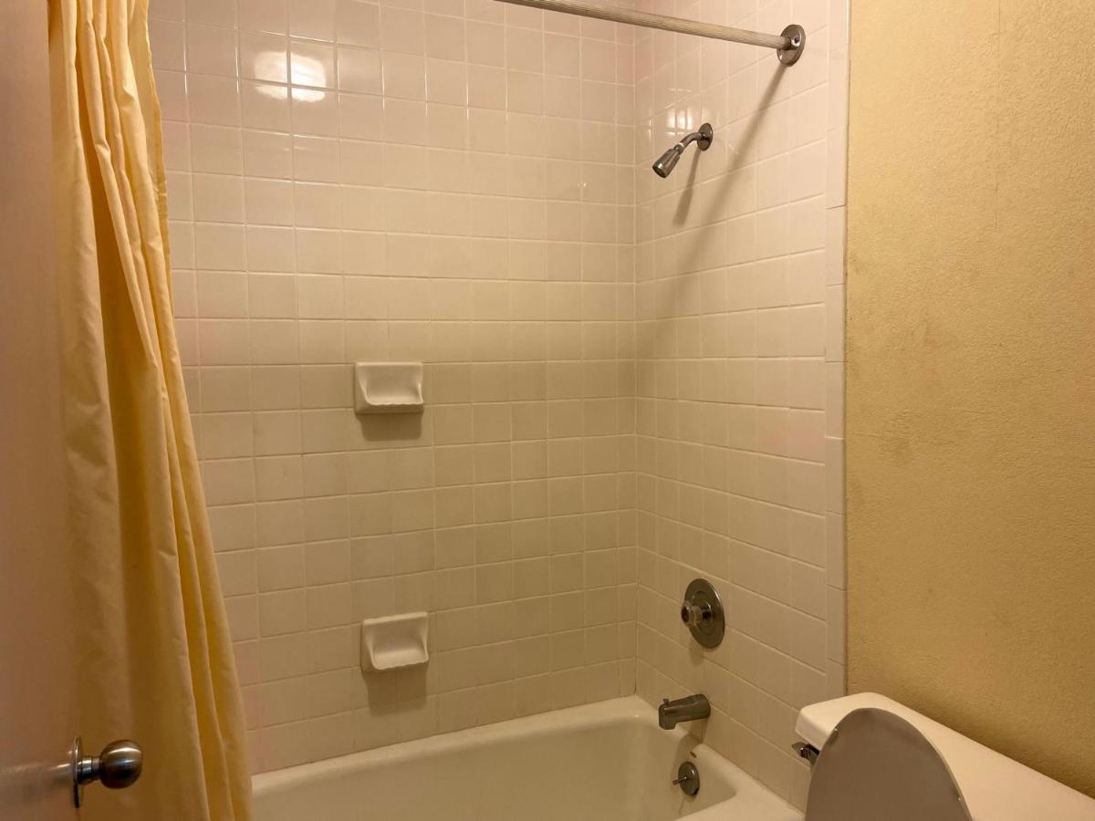 Travelers Inn & Suites サムター エクステリア 写真