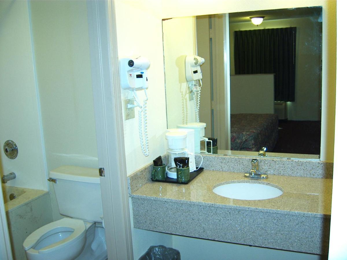 Travelers Inn & Suites サムター エクステリア 写真