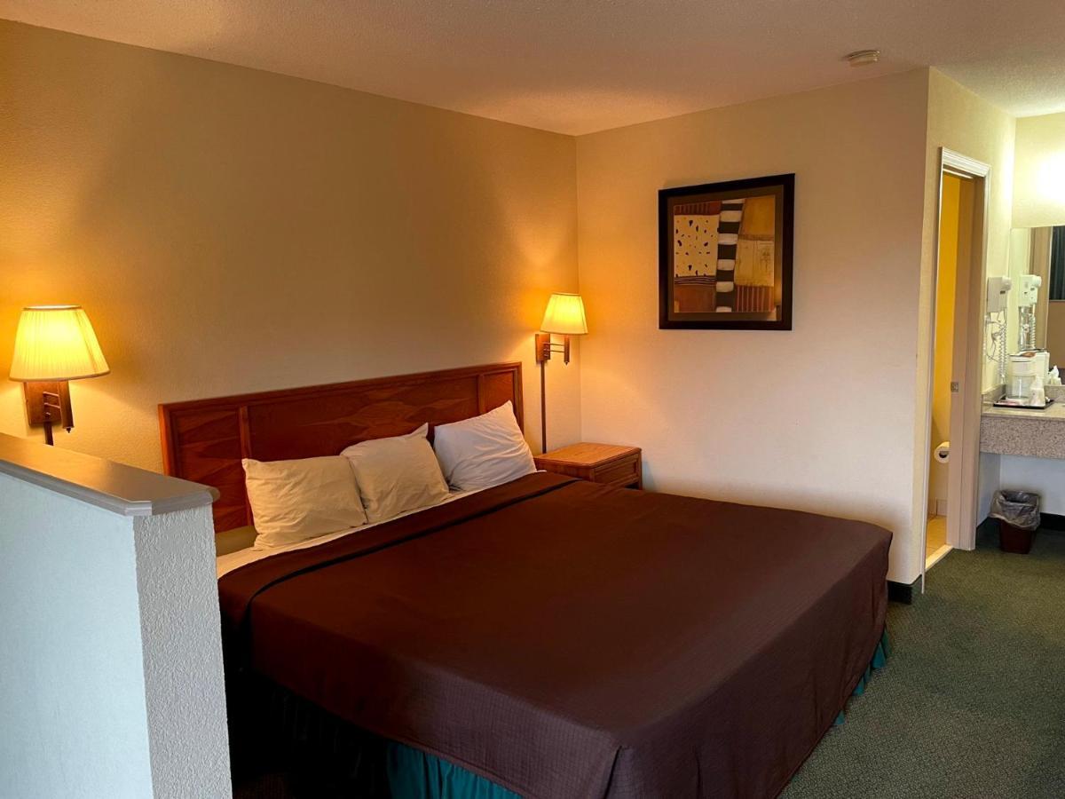 Travelers Inn & Suites サムター エクステリア 写真