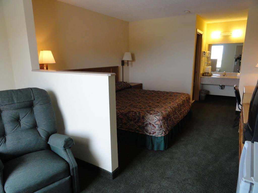 Travelers Inn & Suites サムター エクステリア 写真
