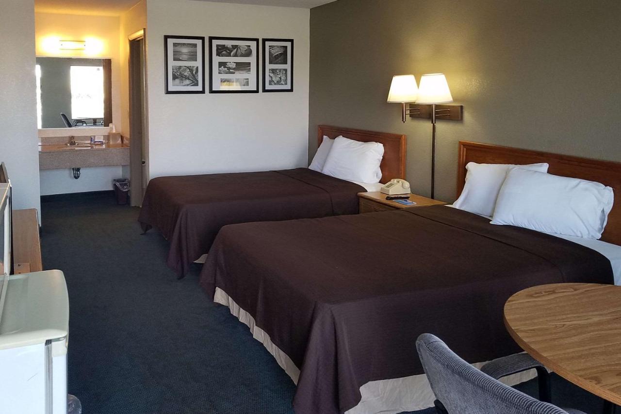 Travelers Inn & Suites サムター エクステリア 写真